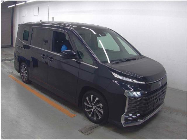 Ref:AUX-25101804 TOYOTA VOXY 2023 4 Ref:AUX-25101804 TOYOTA VOXY 2023 - Image 4