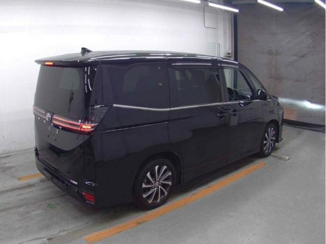 Ref:AUX-25101804 TOYOTA VOXY 2023 5 Ref:AUX-25101804 TOYOTA VOXY 2023 - Image 5