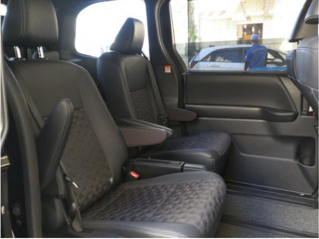 Ref:AUX-25101804 TOYOTA VOXY 2023 6 Ref:AUX-25101804 TOYOTA VOXY 2023 - Image 6