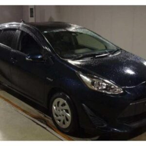 2017 Toyota Aqua black gasoline used car Japan export