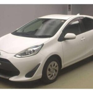 2021 Toyota Aqua white gasoline used car Japan export
