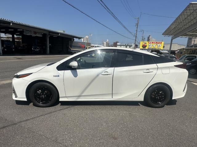 Ref:AUX-25112781 TOYOTA PRIUS PHV 2018 12 Ref:AUX-25112781 TOYOTA PRIUS PHV 2018 - Image 12