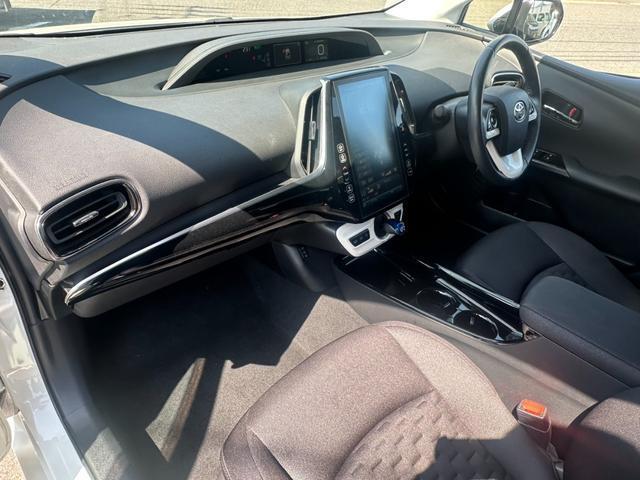 Ref:AUX-25112781 TOYOTA PRIUS PHV 2018 15 Ref:AUX-25112781 TOYOTA PRIUS PHV 2018 - Image 15