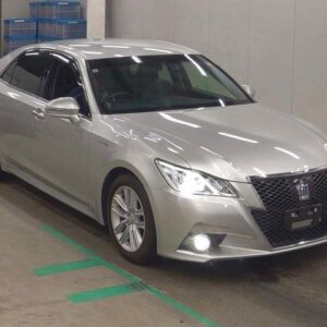 2014 Toyota Crown Hybrid silver gasoline used car Japan export
