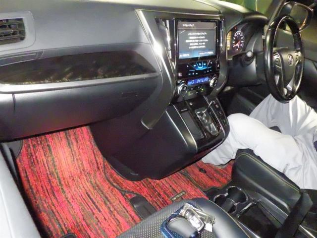 Ref:AUX-25118174 TOYOTA VELLFIRE 2017 3 Ref:AUX-25118174 TOYOTA VELLFIRE 2017 - Image 3