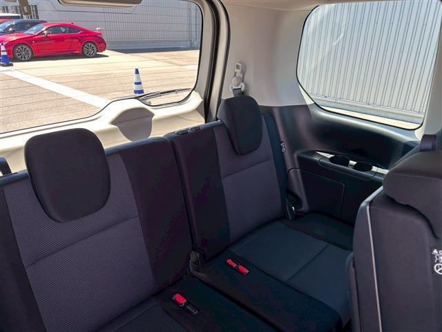 Ref:AUX-25118278 NISSAN SERENA 2022 15 Ref:AUX-25118278 NISSAN SERENA 2022 - Image 15