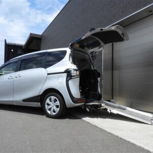 2019 Toyota Sienta silver gasoline used car Japan export