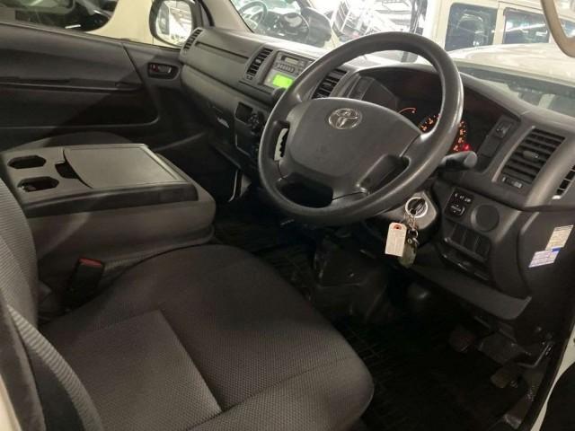 Ref:AUX-25118463 TOYOTA HIACE VAN 2017 4 Ref:AUX-25118463 TOYOTA HIACE VAN 2017 - Image 4