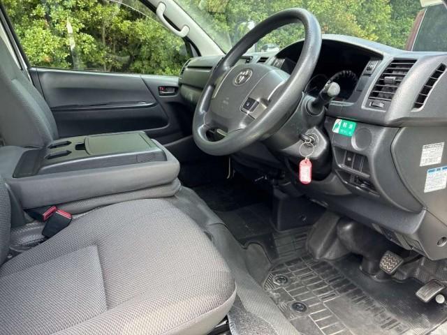 Ref:AUX-25122671 TOYOTA HIACE VAN 2018 4 Ref:AUX-25122671 TOYOTA HIACE VAN 2018 - Image 4
