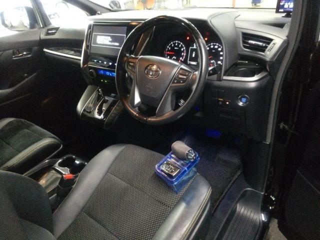 Ref:AUX-25122742 TOYOTA VELLFIRE 2017 3 Ref:AUX-25122742 TOYOTA VELLFIRE 2017 - Image 3