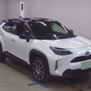 2025 Toyota Yaris Cross pearl gasoline used car Japan export
