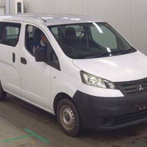 2019 Mitsubishi Delica Van white gasoline used car Japan export