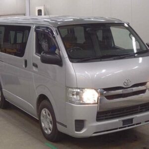 2018 Toyota Hiace Van silver diesel used car Japan export
