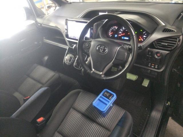 Ref:AUX-25123197 TOYOTA VOXY 2019 3 Ref:AUX-25123197 TOYOTA VOXY 2019 - Image 3