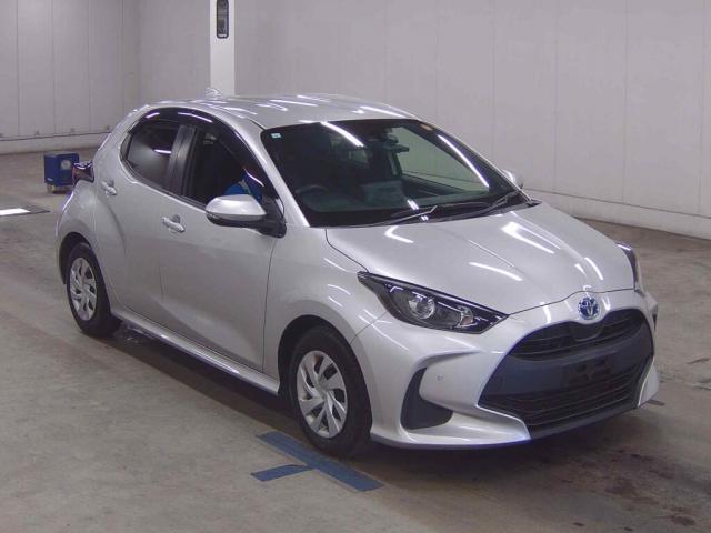 Ref:AUX-25123201 TOYOTA YARIS 2021 1 2021 Toyota Yaris silver gasoline used car Japan export