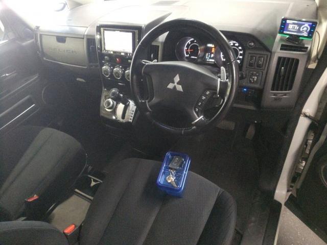 Ref:AUX-25123206 MITSUBISHI DELICA D:5 2016 3 Ref:AUX-25123206 MITSUBISHI DELICA D:5 2016 - Image 3