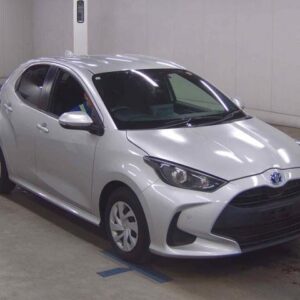 2021 Toyota Yaris silver gasoline used car Japan export