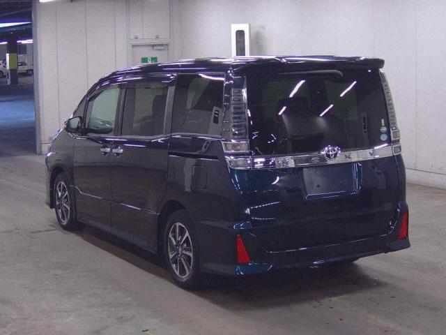 Ref:AUX-25123399 TOYOTA VOXY 2018 2 Ref:AUX-25123399 TOYOTA VOXY 2018 - Image 2