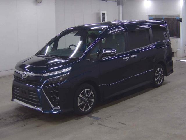 Ref:AUX-25123399 TOYOTA VOXY 2018 4 Ref:AUX-25123399 TOYOTA VOXY 2018 - Image 4