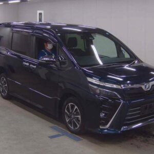 2018 Toyota Voxy black gasoline used car Japan export
