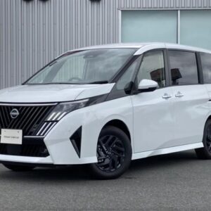2026 Nissan Serena pearl gasoline used car Japan export