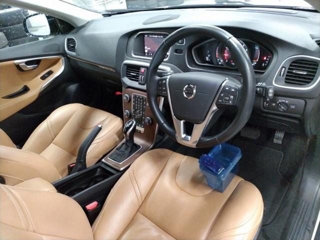 Ref:AUX-25127834 VOLVO V40 2018 3 Ref:AUX-25127834 VOLVO V40 2018 - Image 3