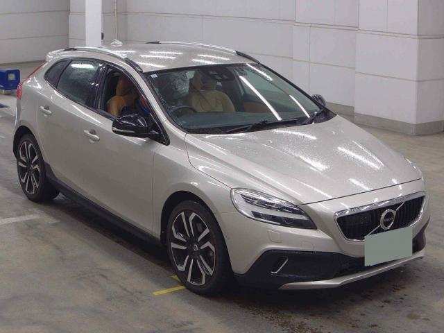 Ref:AUX-25127834 VOLVO V40 2018 4 Ref:AUX-25127834 VOLVO V40 2018 - Image 4