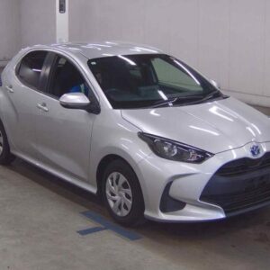 2021 Toyota Yaris silver gasoline used car Japan export
