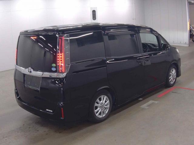Ref:AUX-25138865 TOYOTA NOAH 2018 5 Ref:AUX-25138865 TOYOTA NOAH 2018 - Image 5