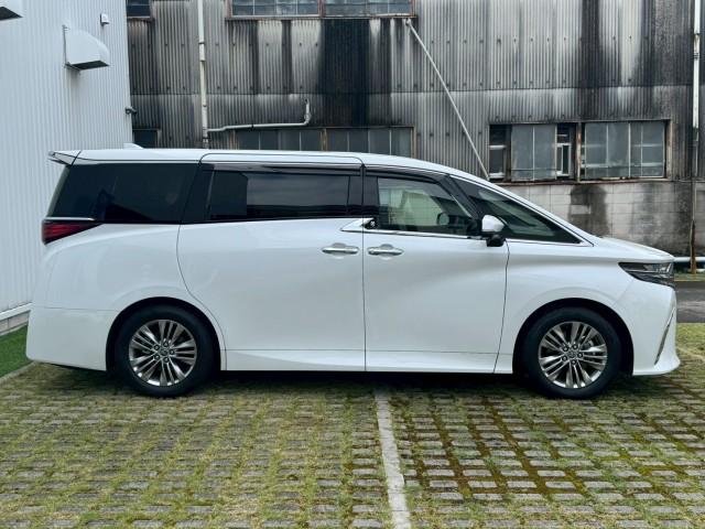 Ref:AUX-25139019 TOYOTA ALPHARD 2025 4 Ref:AUX-25139019 TOYOTA ALPHARD 2025 - Image 4