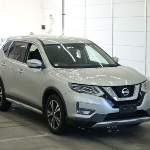 2017 Nissan X-Trail silver gasoline used car Japan export