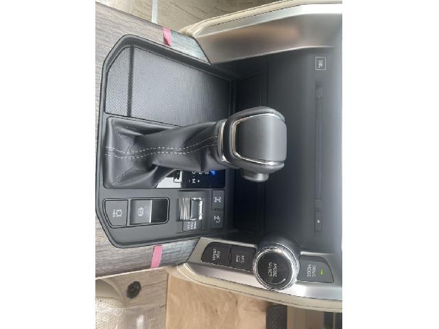 Ref:AUX-25143443 TOYOTA LAND CRUISER 2024 17 Ref:AUX-25143443 TOYOTA LAND CRUISER 2024 - Image 17