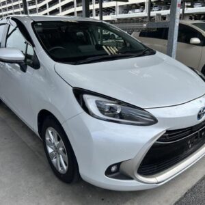 2023 Toyota Aqua pearl hybrid used car Japan export