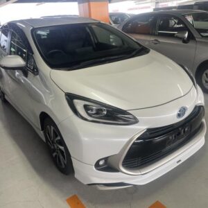 2022 Toyota Aqua pearl hybrid used car Japan export