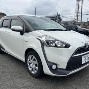 2018 Toyota Sienta pearl hybrid used car Japan export