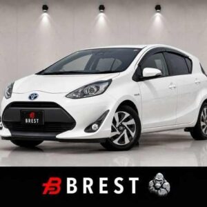 2018 Toyota Aqua white hybrid used car Japan export