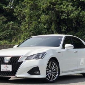 2016 Toyota Crown Hybrid pearl hybrid used car Japan export