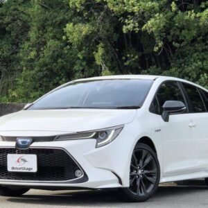 2019 Toyota Corolla Touring pearl hybrid used car Japan export