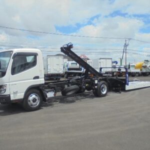 2026 Mitsubishi Fuso Canter white diesel used car Japan export