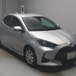 2023 Toyota Yaris silver gasoline used car Japan export