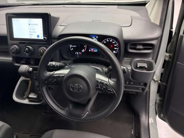 Ref:AUX-25163619 TOYOTA SIENTA 2023 3 Ref:AUX-25163619 TOYOTA SIENTA 2023 - Image 3