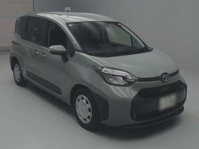 Ref:AUX-25163619 TOYOTA SIENTA 2023 1 2023 Toyota Sienta green gasoline used car Japan export