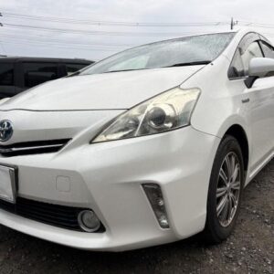 2014 Toyota Prius Alpha pearl gasoline used car Japan export