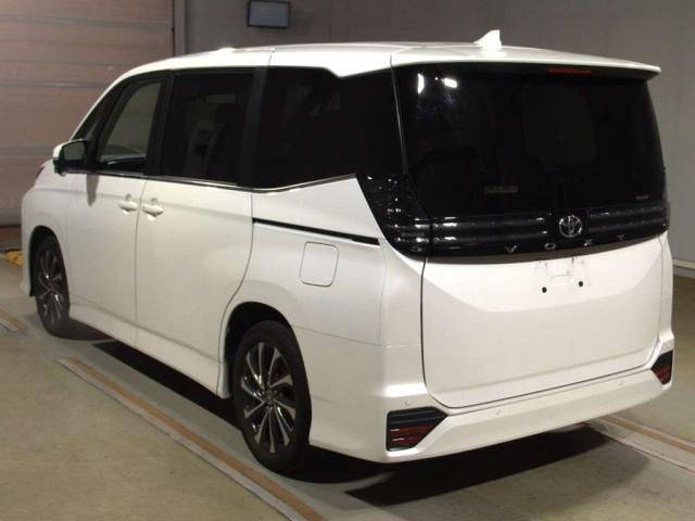 Ref:AUX-25163835 TOYOTA VOXY 2023 2 Ref:AUX-25163835 TOYOTA VOXY 2023 - Image 2