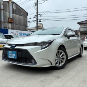 2021 Toyota Corolla Touring pearl hybrid used car Japan export