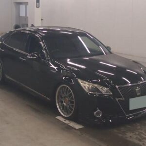 2013 Toyota Crown Hybrid black gasoline used car Japan export