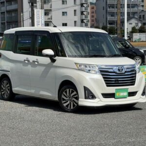 2018 Toyota Roomy pearl gasoline used car Japan export