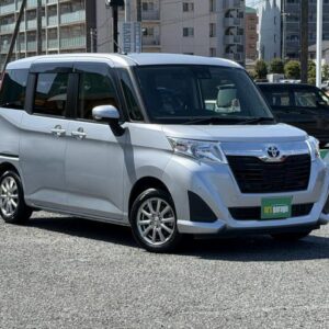 2019 Toyota Roomy silver gasoline used car Japan export