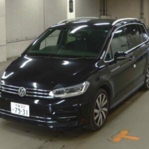 2019 Volkswagen Golf Touran black gasoline used car Japan export