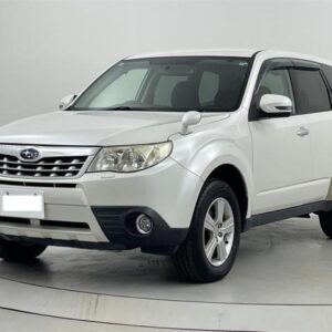 2010 Subaru Forester pearl gasoline used car Japan export